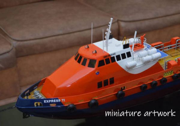 Miniatur Kapal Crewboat Express 72