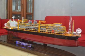 Miniatur  Kapal FPSO Cidade Caraguatatuba MV27