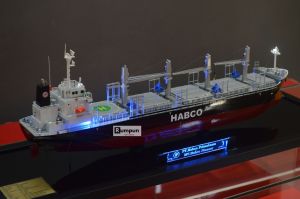 Miniatur Kapal Tanker Bulk Carrier Habco Pioneer