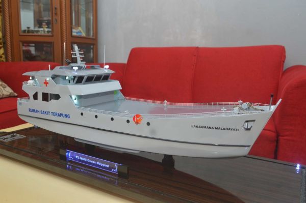 Miniatur Kapal Roro Malahayati
