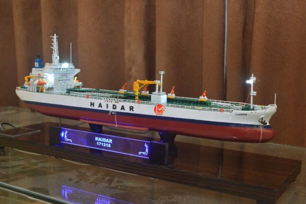 Miniatur Kapal Tanker Sanggau Haidar