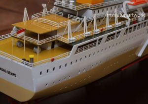Miniatur Kapal Pelni KM Gunung Dempo