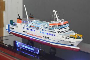Miniatur Kapal RORO KMP Batu Mandi