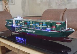 Kapal Cut-Out Evergreen