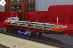 Miniatur Kapal Tanker SPOB Lucinda