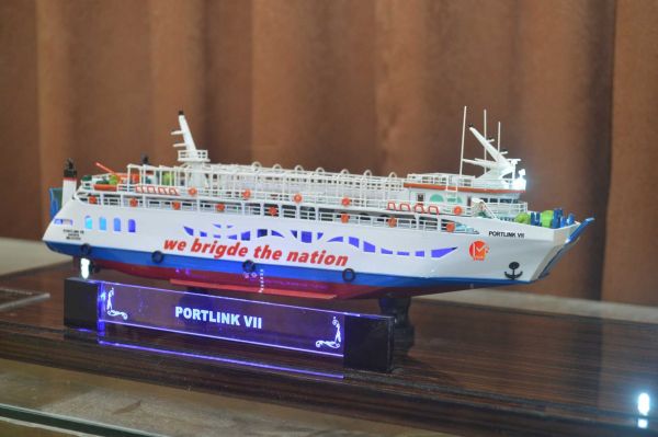 Miniatur Kapal Ro-ro Port Link VII