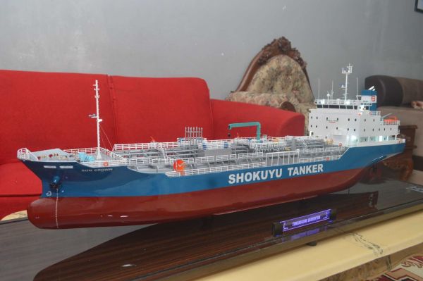 Miniatur Kapal Tanker Sun Crown