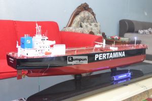 Miniatur Kapal Tanker Gamsunoro