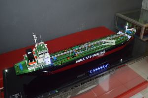 Miniatur Kapal Tanker MT Anugerah Dewi II