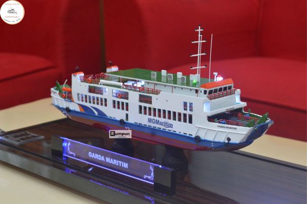 Miniatur Kapal Roro Garda Maritim 5