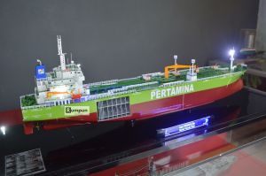 Miniatur Kapal Serui Tanker