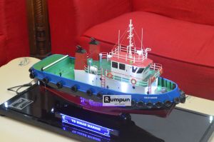 Miniatur Kapal Tug Boat Sinar Marine