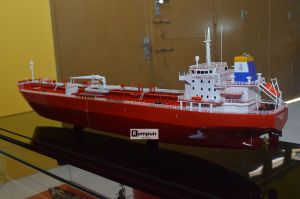 Miniatur Kapal Tanker Queen Majesty