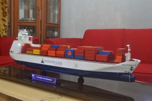 Miniatur Kapal Container ITG Eternity 01