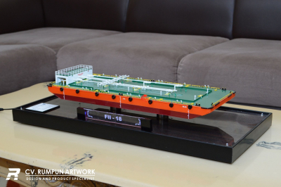 Miniatur Kapal Oil Barge FII