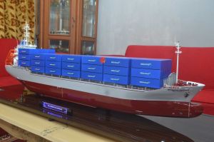 Miniatur Kapal Container MV Meratus Kupang