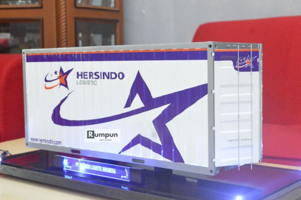 Miniatur Box Container