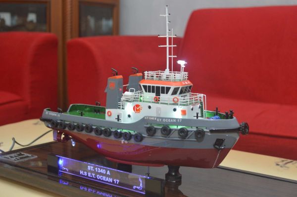 Miniatur Kapal Tugboat ET Ocean 17