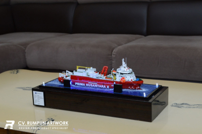 Miniatur Kapal Kabel Prima Nusantara X (Pola Air)